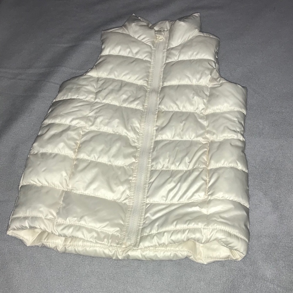 Frost Free Old Navy size 8 girls white/cream vest